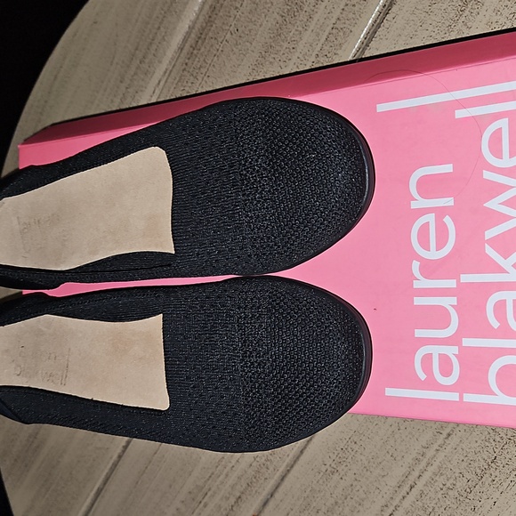 Shoes - Picture 2 of 7